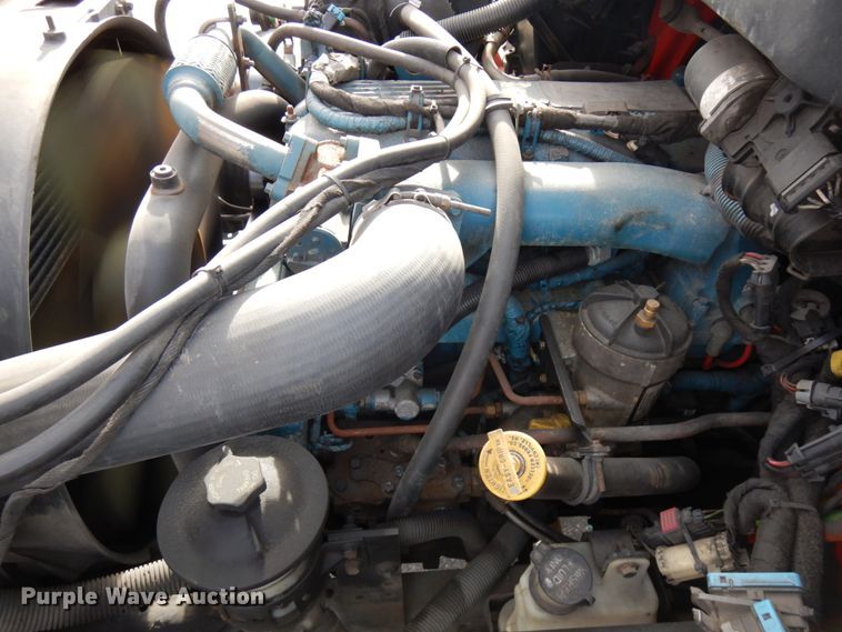 image for item HX9561 2007 International 4400  tank truck