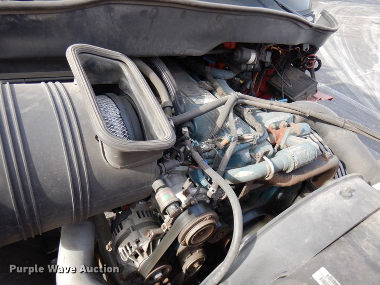 image for item HX9561 2007 International 4400  tank truck