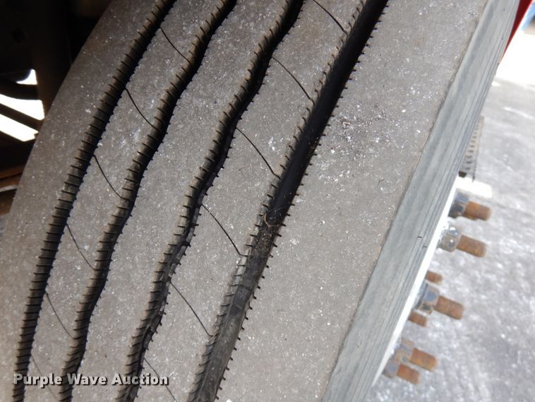 image for item HX9561 2007 International 4400  tank truck