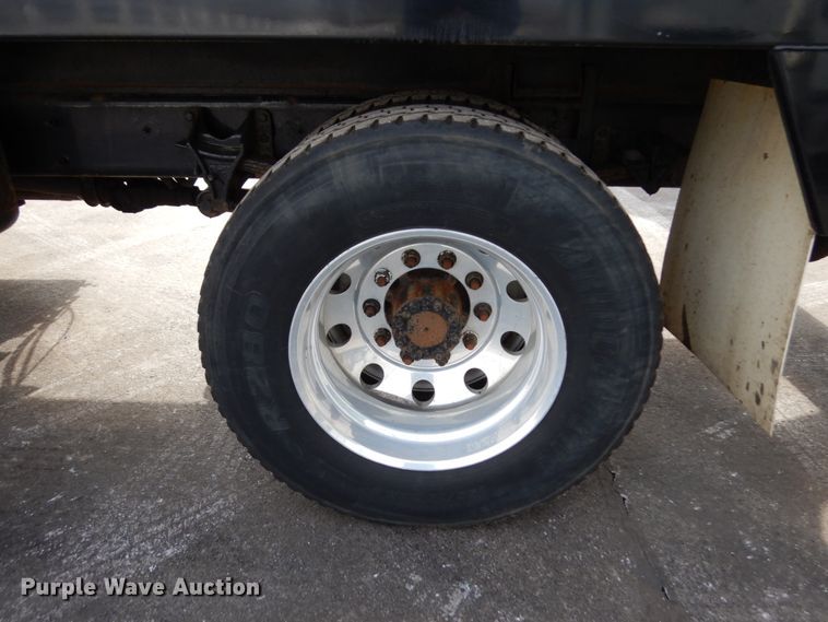 image for item HX9561 2007 International 4400  tank truck