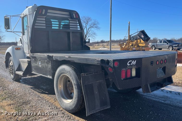 image for item HX9818 2001 Kenworth T300  flatbed truck