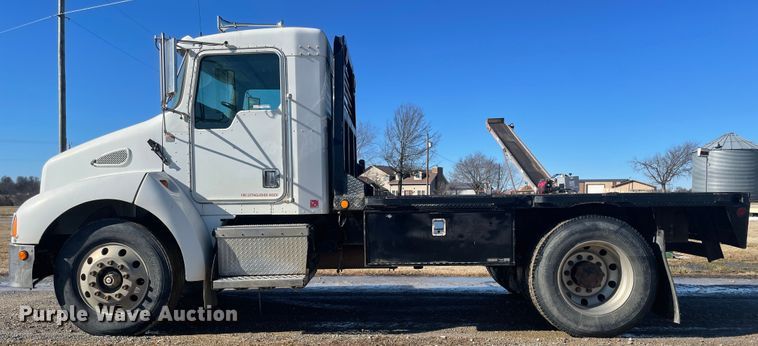 image for item HX9818 2001 Kenworth T300  flatbed truck