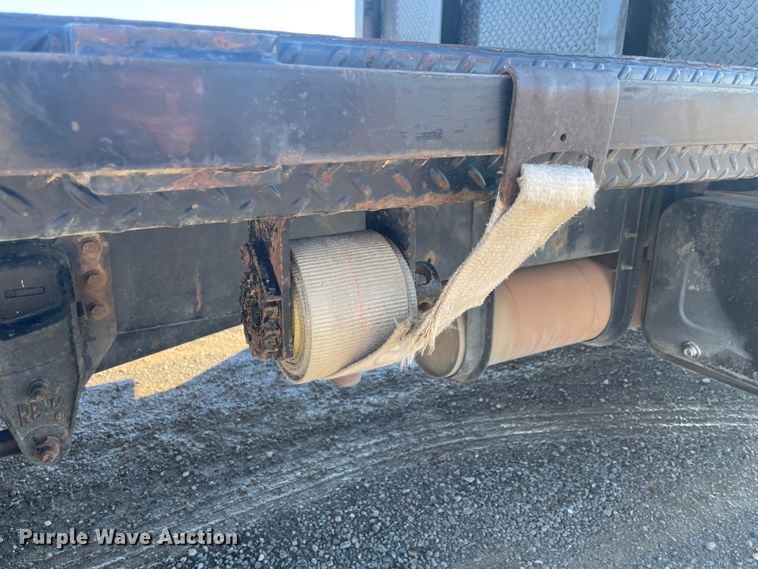 image for item HX9818 2001 Kenworth T300  flatbed truck