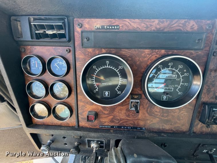 image for item HX9818 2001 Kenworth T300  flatbed truck