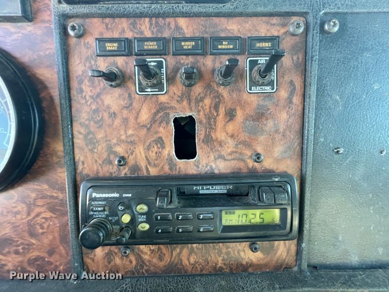 image for item HX9818 2001 Kenworth T300  flatbed truck