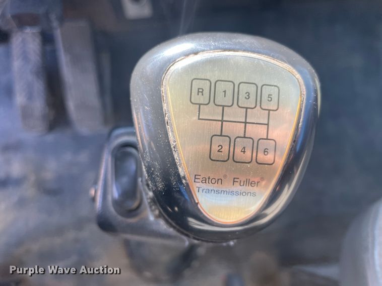 image for item HX9818 2001 Kenworth T300  flatbed truck