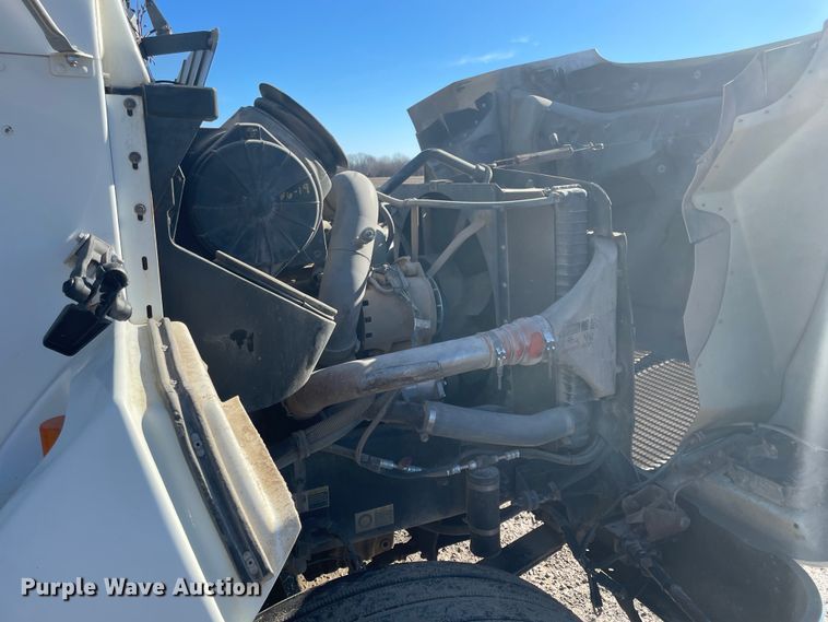 image for item HX9818 2001 Kenworth T300  flatbed truck