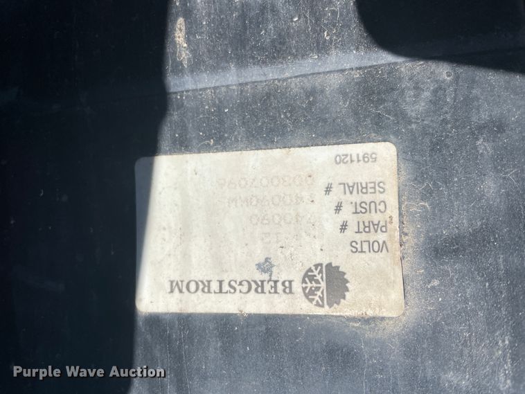 image for item HX9818 2001 Kenworth T300  flatbed truck