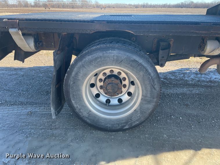 image for item HX9818 2001 Kenworth T300  flatbed truck