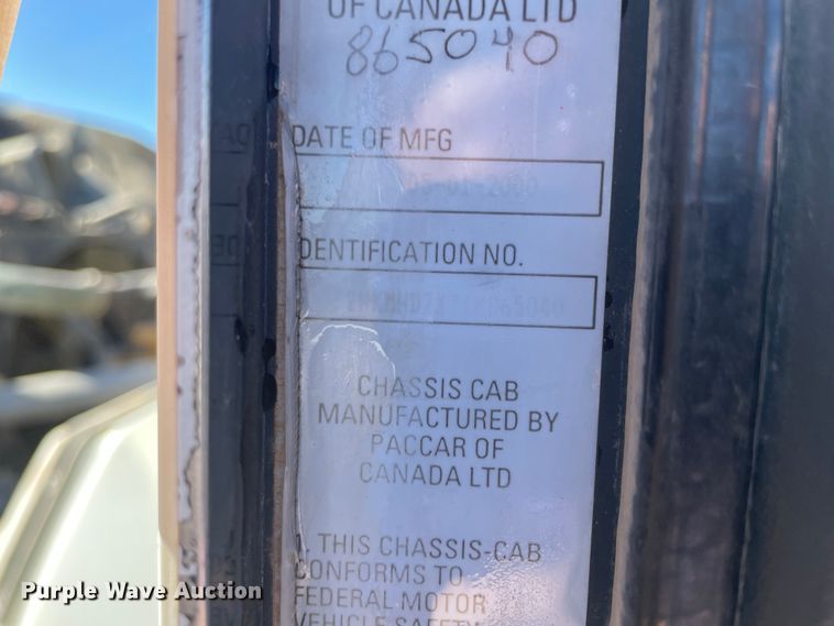 image for item HX9818 2001 Kenworth T300  flatbed truck