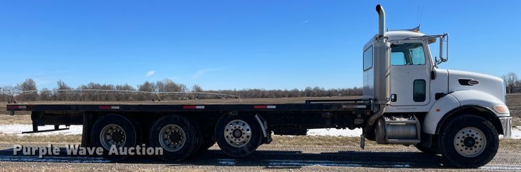 image for item HX9820 2006 Peterbilt 335  flatbed truck