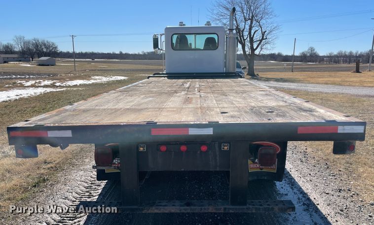 image for item HX9820 2006 Peterbilt 335  flatbed truck