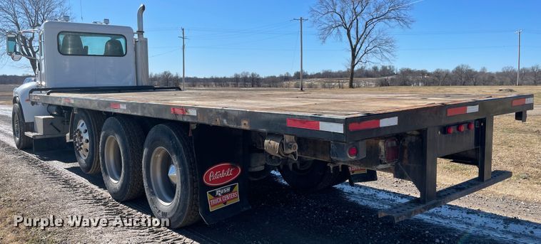 image for item HX9820 2006 Peterbilt 335  flatbed truck