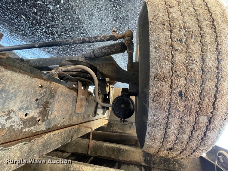 image for item HX9820 2006 Peterbilt 335  flatbed truck