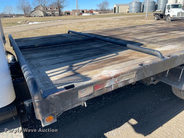 image for item HX9820 2006 Peterbilt 335  flatbed truck