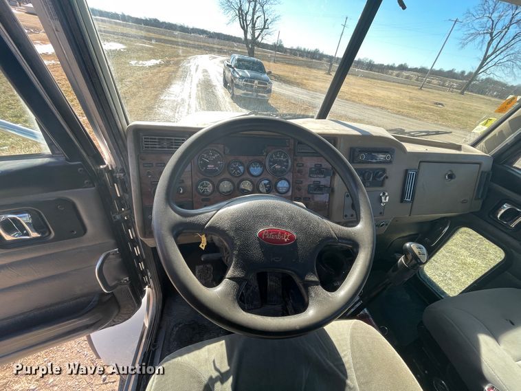 image for item HX9820 2006 Peterbilt 335  flatbed truck