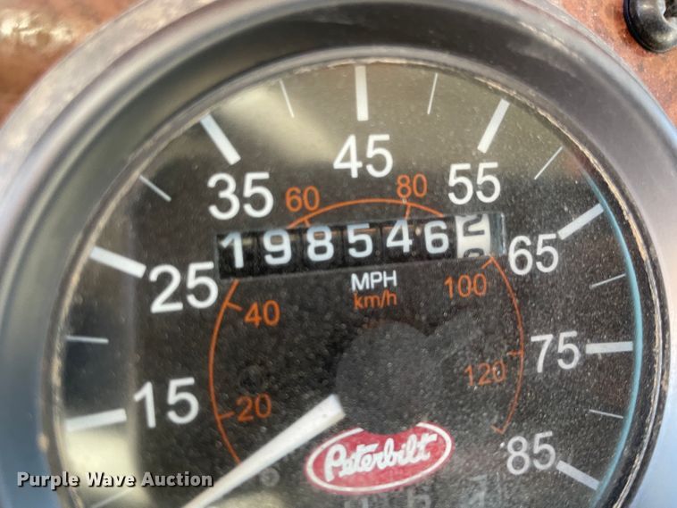 image for item HX9820 2006 Peterbilt 335  flatbed truck