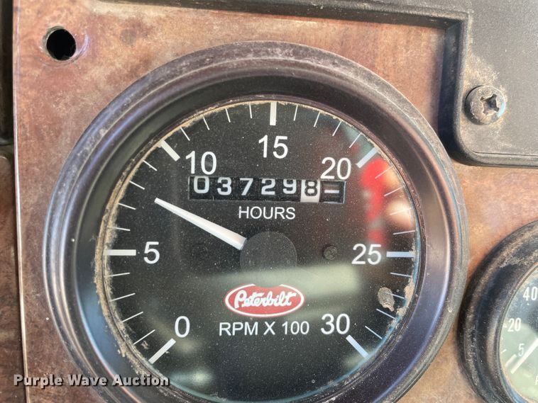 image for item HX9820 2006 Peterbilt 335  flatbed truck