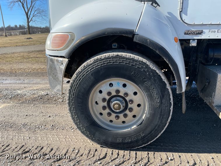 image for item HX9820 2006 Peterbilt 335  flatbed truck