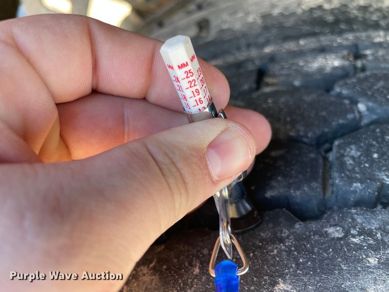 image for item HX9820 2006 Peterbilt 335  flatbed truck