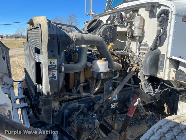 image for item HX9820 2006 Peterbilt 335  flatbed truck