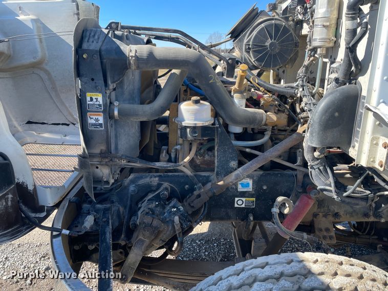 image for item HX9820 2006 Peterbilt 335  flatbed truck