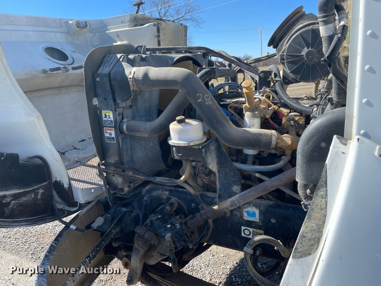 image for item HX9820 2006 Peterbilt 335  flatbed truck