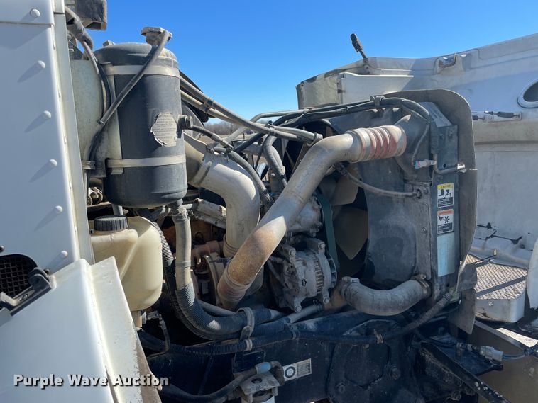 image for item HX9820 2006 Peterbilt 335  flatbed truck