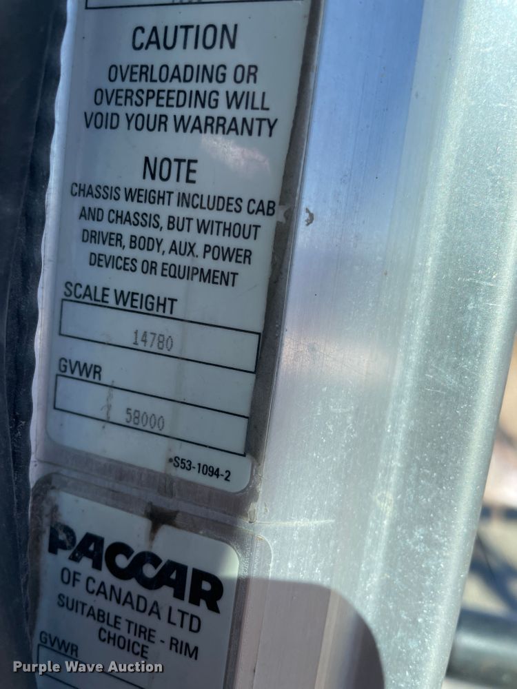 image for item HX9820 2006 Peterbilt 335  flatbed truck