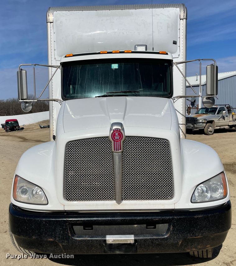 image for item HX9829 2015 Kenworth T370  box truck