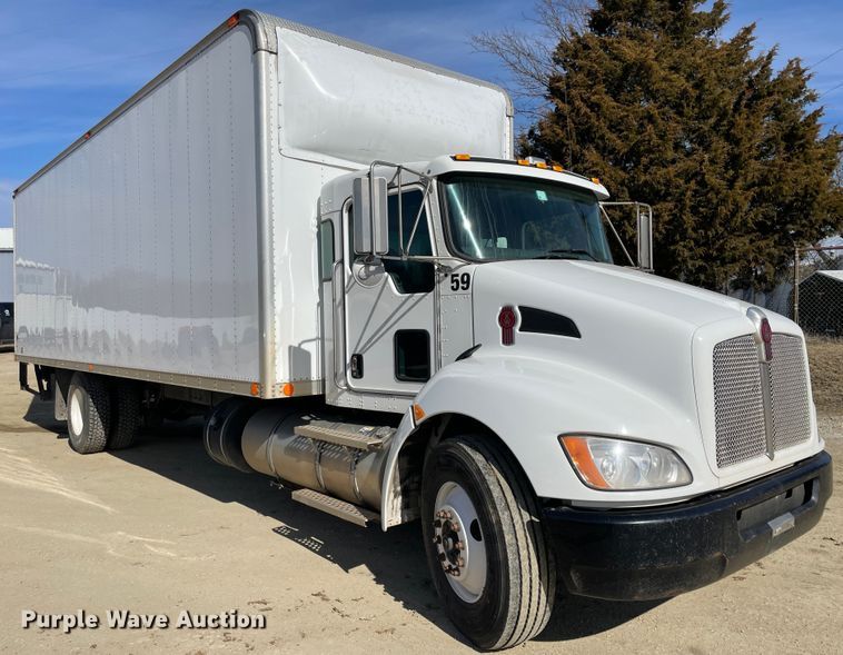 image for item HX9829 2015 Kenworth T370  box truck