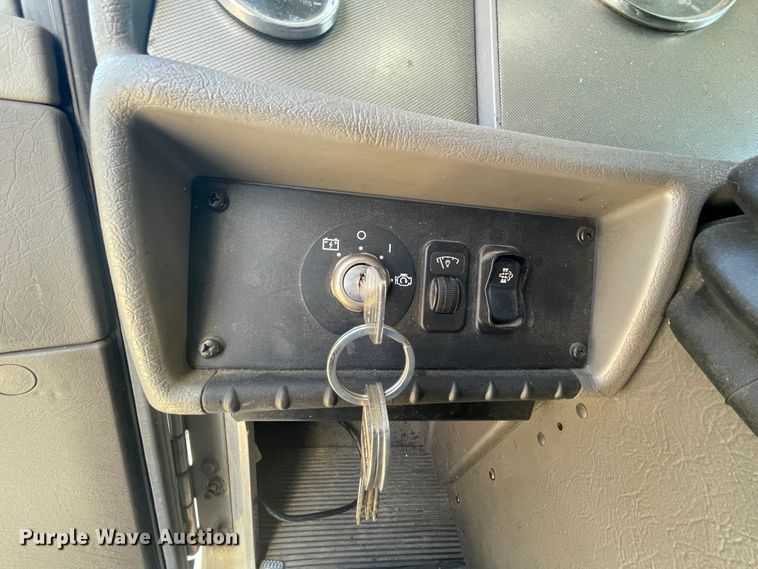 image for item HX9829 2015 Kenworth T370  box truck