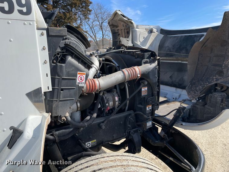 image for item HX9829 2015 Kenworth T370  box truck