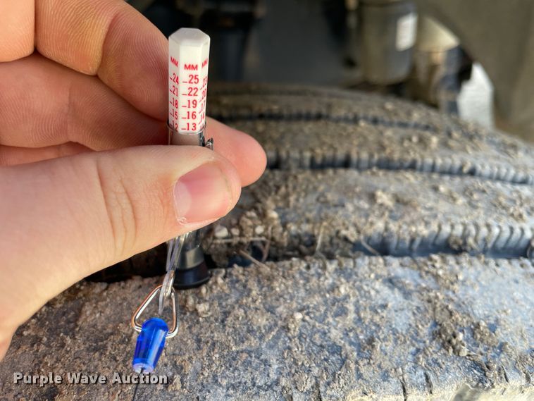 image for item HX9829 2015 Kenworth T370  box truck