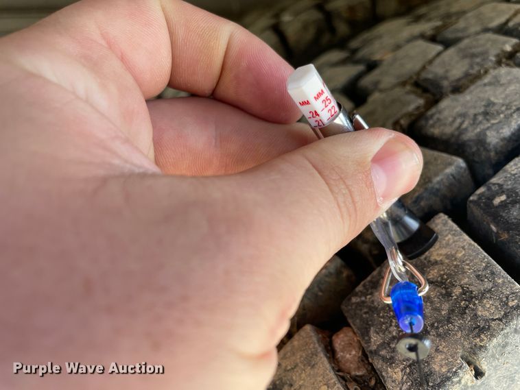 image for item HX9829 2015 Kenworth T370  box truck