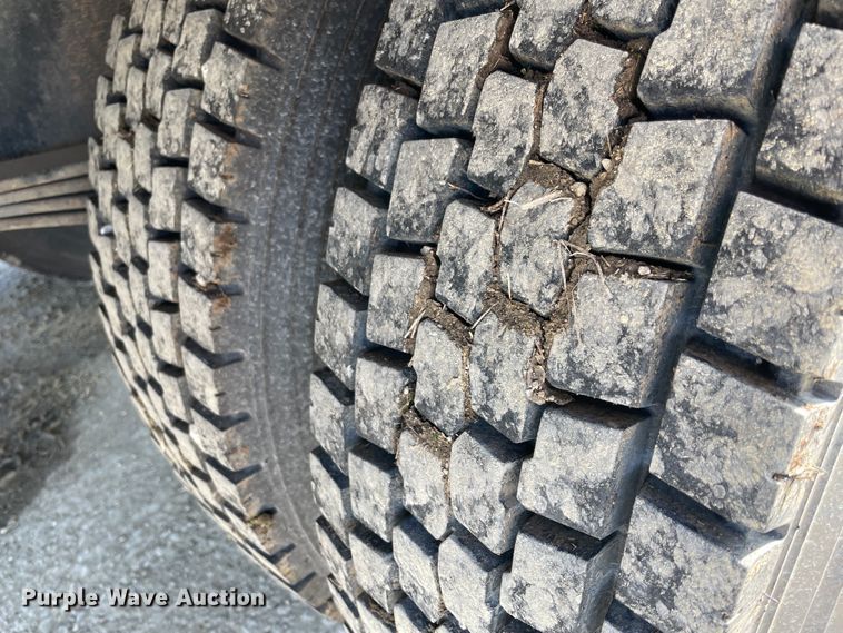 image for item HX9829 2015 Kenworth T370  box truck