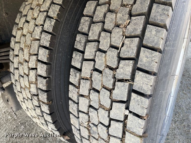 image for item HX9829 2015 Kenworth T370  box truck