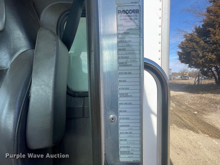 image for item HX9829 2015 Kenworth T370  box truck