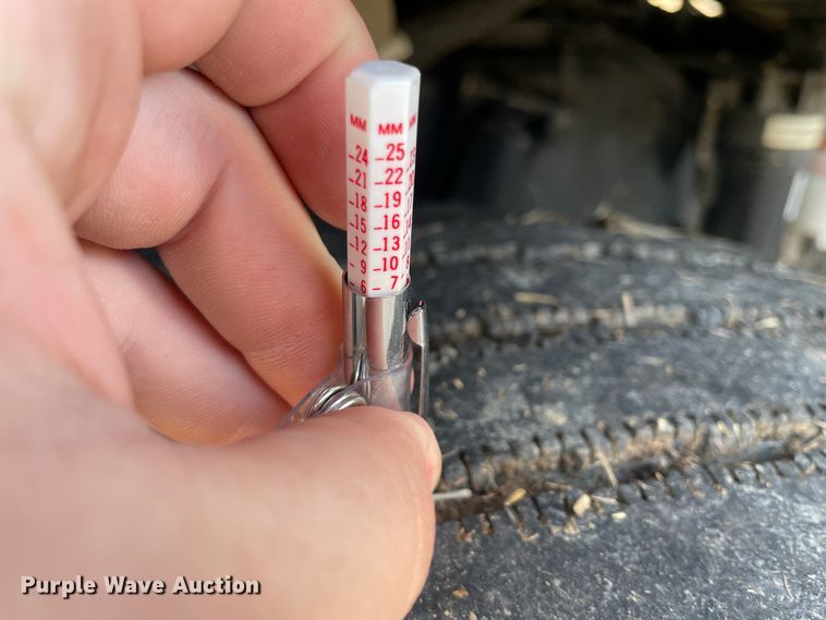 image for item HX9830 2015 Kenworth T370  box truck