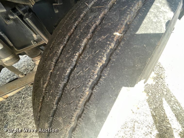 image for item HX9830 2015 Kenworth T370  box truck