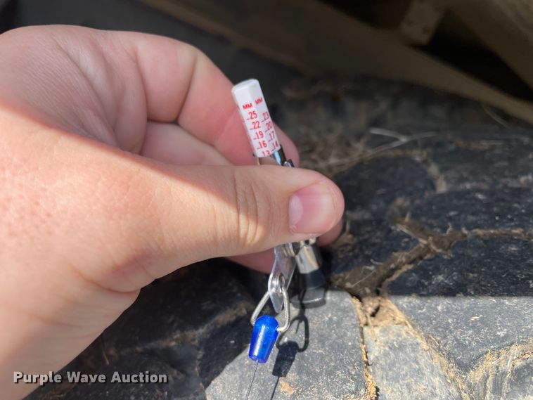 image for item HX9830 2015 Kenworth T370  box truck