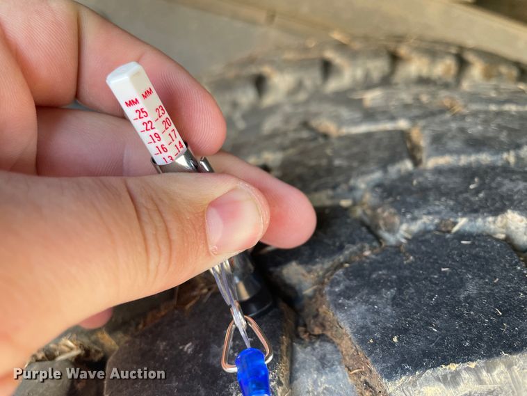 image for item HX9830 2015 Kenworth T370  box truck