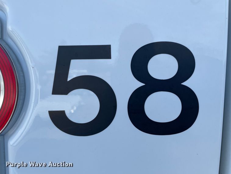 image for item HX9830 2015 Kenworth T370  box truck