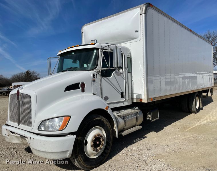 image for item HX9831 2016 Kenworth T370  box truck