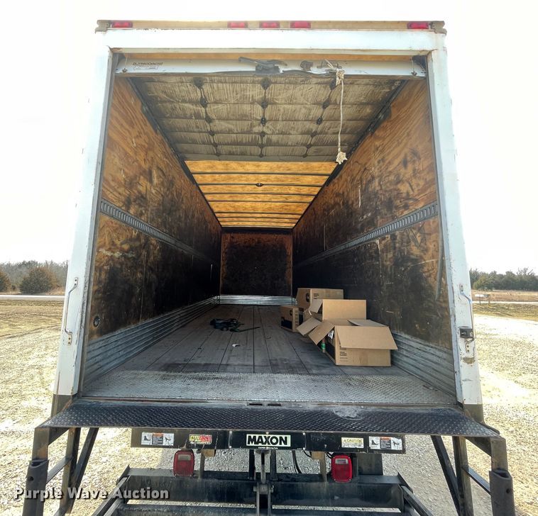 image for item HX9831 2016 Kenworth T370  box truck