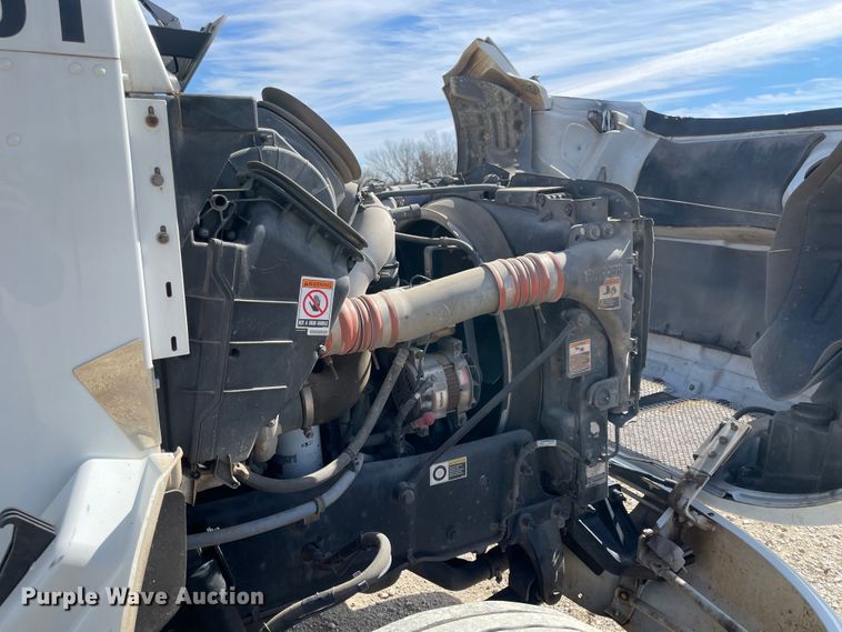 image for item HX9831 2016 Kenworth T370  box truck