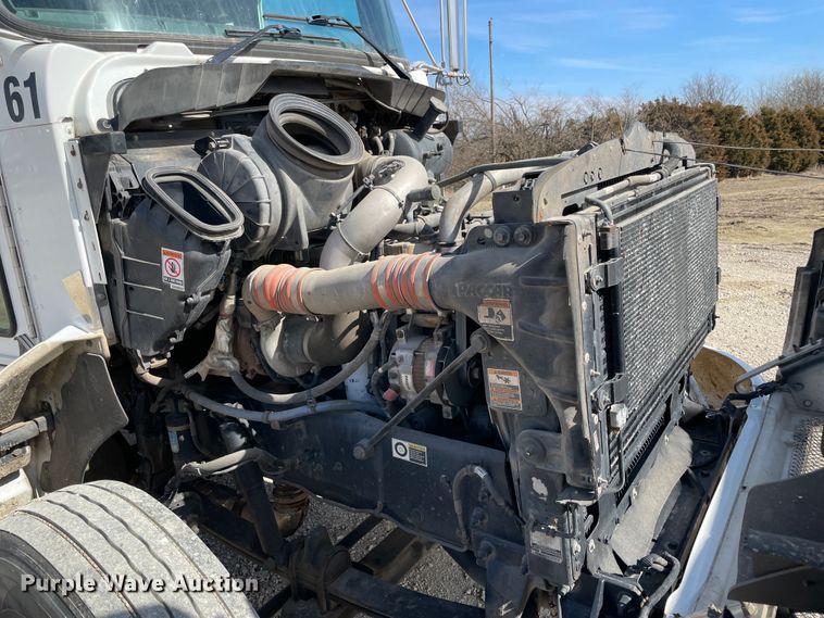 image for item HX9831 2016 Kenworth T370  box truck