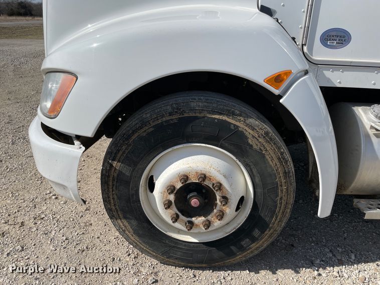 image for item HX9831 2016 Kenworth T370  box truck