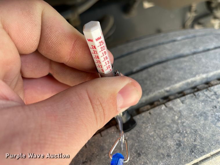 image for item HX9831 2016 Kenworth T370  box truck