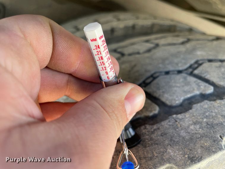 image for item HX9831 2016 Kenworth T370  box truck